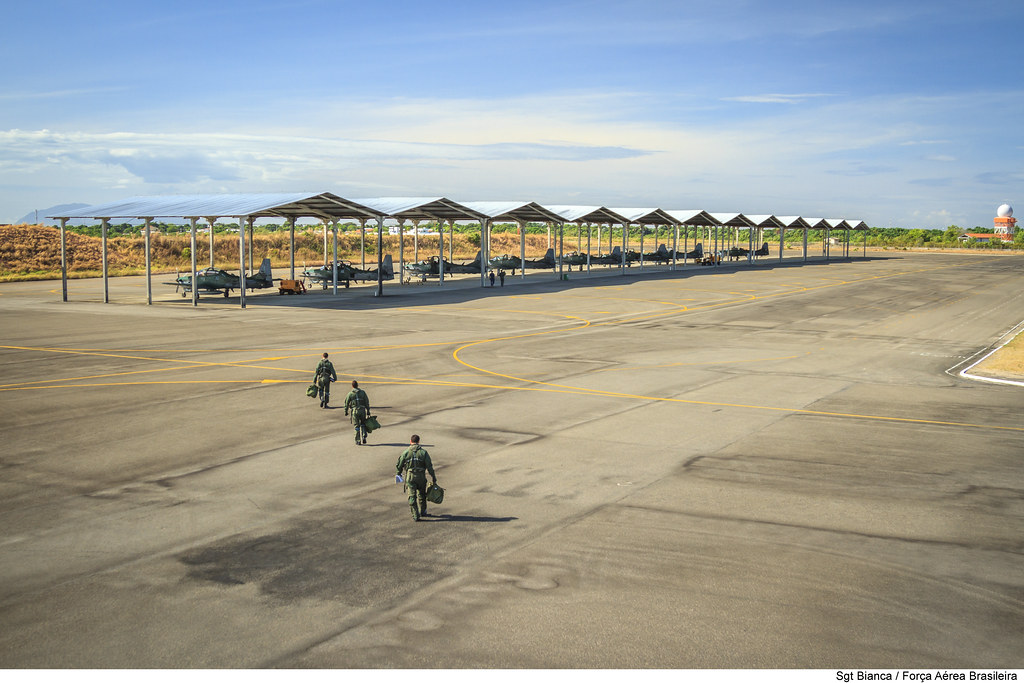 No momento, você está visualizando Polônia restringe tráfego aéreo na fronteira Leste