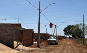 Leia mais sobre o artigo Prefeito entrega neste sábado energia elétrica para o Alfredo de Castro 3