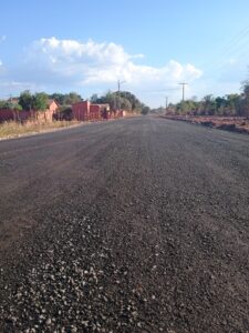 Leia mais sobre o artigo Prefeitura de Cuiabá melhora Estrada do Rio dos Couros com tratamento viário