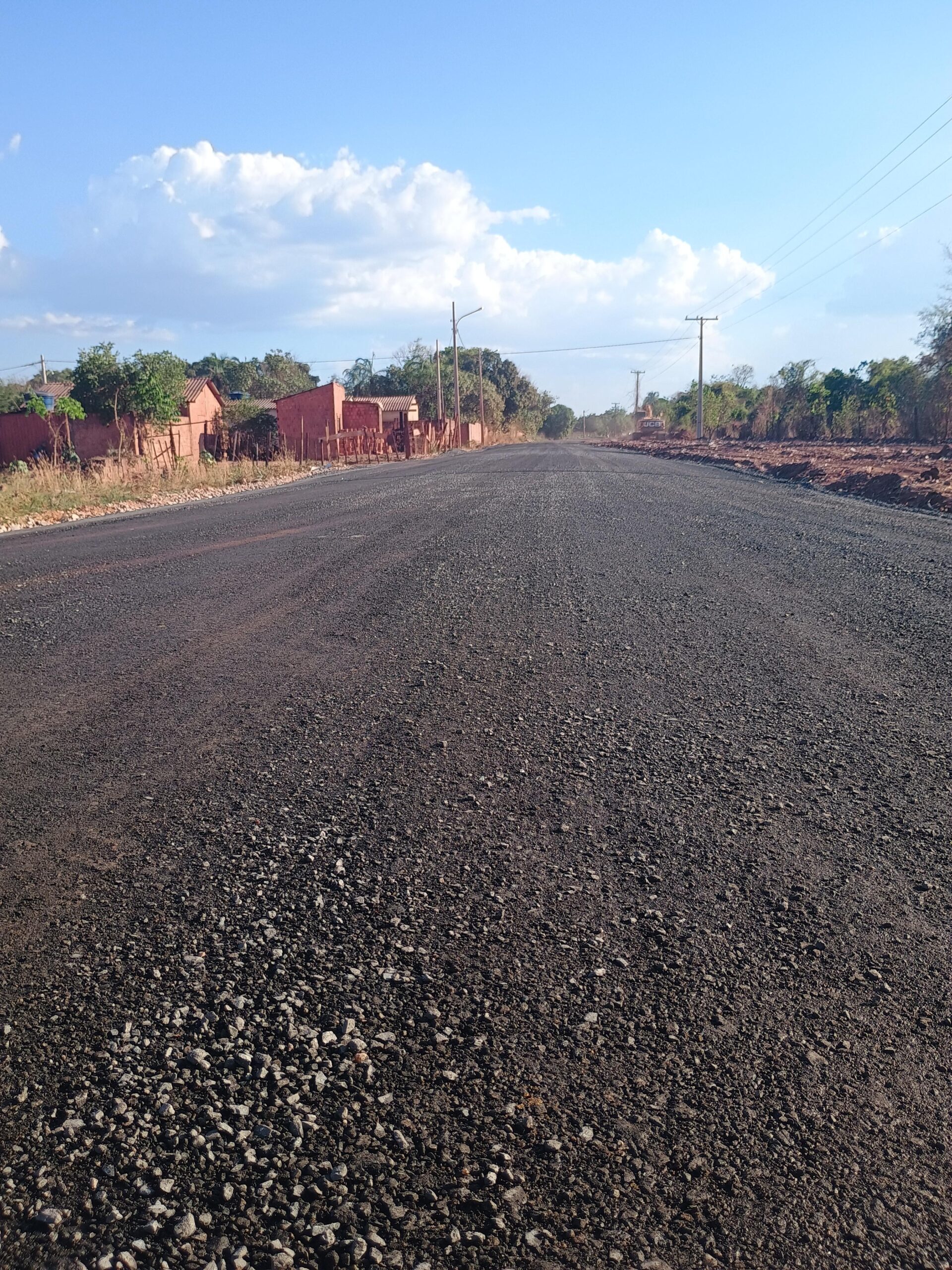 No momento, você está visualizando Prefeitura de Cuiabá melhora Estrada do Rio dos Couros com tratamento viário