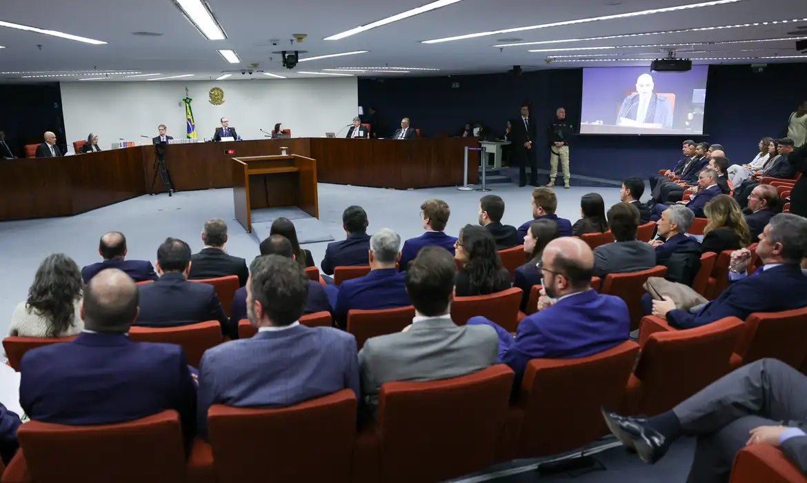 No momento, você está visualizando Saiba como foi o 1º dia do julgamento de Bolsonaro e outros réus