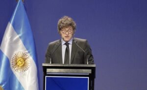 Leia mais sobre o artigo Argentina e EUA assinam acordo de US$ 20 bilhões em troca de moedas