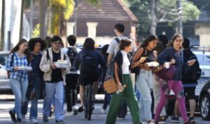 Leia mais sobre o artigo Geração Z relata falta de propósito e significado na vida, aponta pesquisa