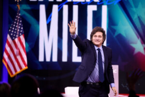 Leia mais sobre o artigo Milei autoriza entrada de militares dos EUA na Argentina