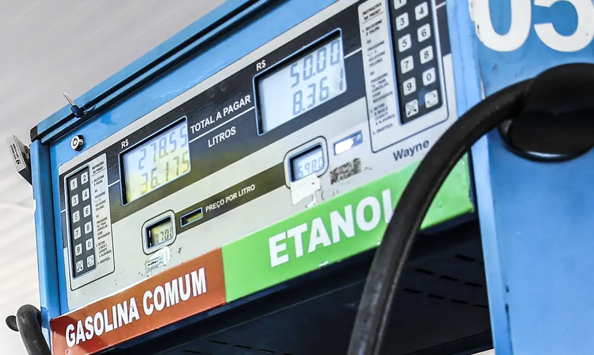 No momento, você está visualizando Petrobras reduz preço da gasolina em 4,9% a partir de terça-feira