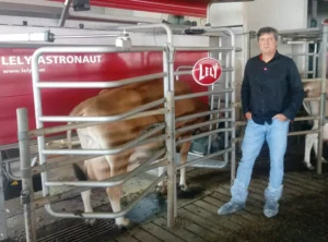 Leia mais sobre o artigo Robô de ordenha faz controle reprodutivo de vacas