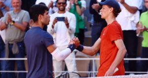 Leia mais sobre o artigo Sinner vence Djokovic e fará final contra Alcaraz no Six Kings Slam