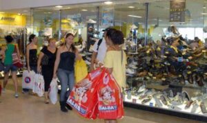 Leia mais sobre o artigo Vendas no comércio crescem 0,2% em agosto, após quatro meses de queda