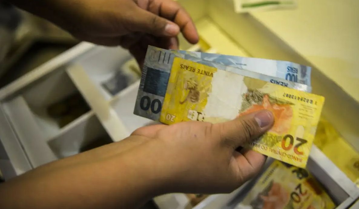 No momento, você está visualizando Economia brasileira cresce 0,1% no terceiro trimestre, estima FGV