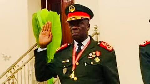 No momento, você está visualizando General toma posse como líder de Guiné-Bissau em golpe rápido