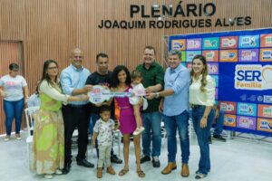 Leia mais sobre o artigo Deputado Max Russi participa de entrega de casas populares em Novo São Joaquim
