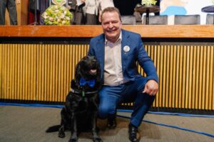 Leia mais sobre o artigo Max Russi anuncia construção do 1º hospital veterinário público de Mato Grosso durante o Summit 2025