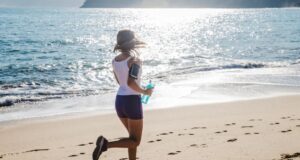 Leia mais sobre o artigo Vai para a praia no fim do ano? 4 dicas para correr na areia com segurança