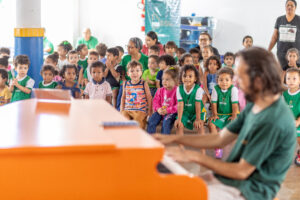 Leia mais sobre o artigo Espetáculo do Piano Gente se apresentará em 19 escolas de Cuiabá