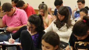 Leia mais sobre o artigo CNU 2025: Prova discursiva acontece neste domingo; veja tudo sobre o exame