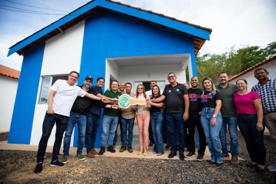 No momento, você está visualizando Max Russi entrega de casas populares em São Pedro da Cipa