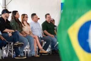 Leia mais sobre o artigo Max Russi participa da inauguração da Orla de Santo Antônio de Leverger
