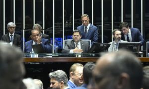 Leia mais sobre o artigo Senado aprova redução da pena de condenados pelo 8/1