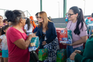 Leia mais sobre o artigo Com presença das primeiras-damas, ação social leva dignidade e alimento a famílias da capital