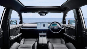 Leia mais sobre o artigo Conheça o SUV elétrico da Toyota de 610 km de autonomia que virou sucesso