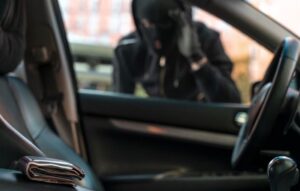 Leia mais sobre o artigo Como evitar roubos e furtos de carro nas viagens de fim de ano