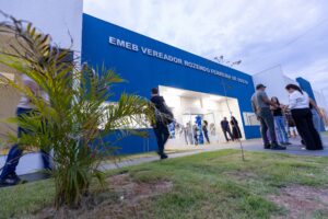 Leia mais sobre o artigo Prefeito Cláudio Ferreira inaugura mais uma escola em Rondonópolis