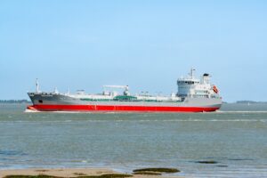 Leia mais sobre o artigo EUA iniciam apreensão de petroleiro da Rússia ligado à Venezuela