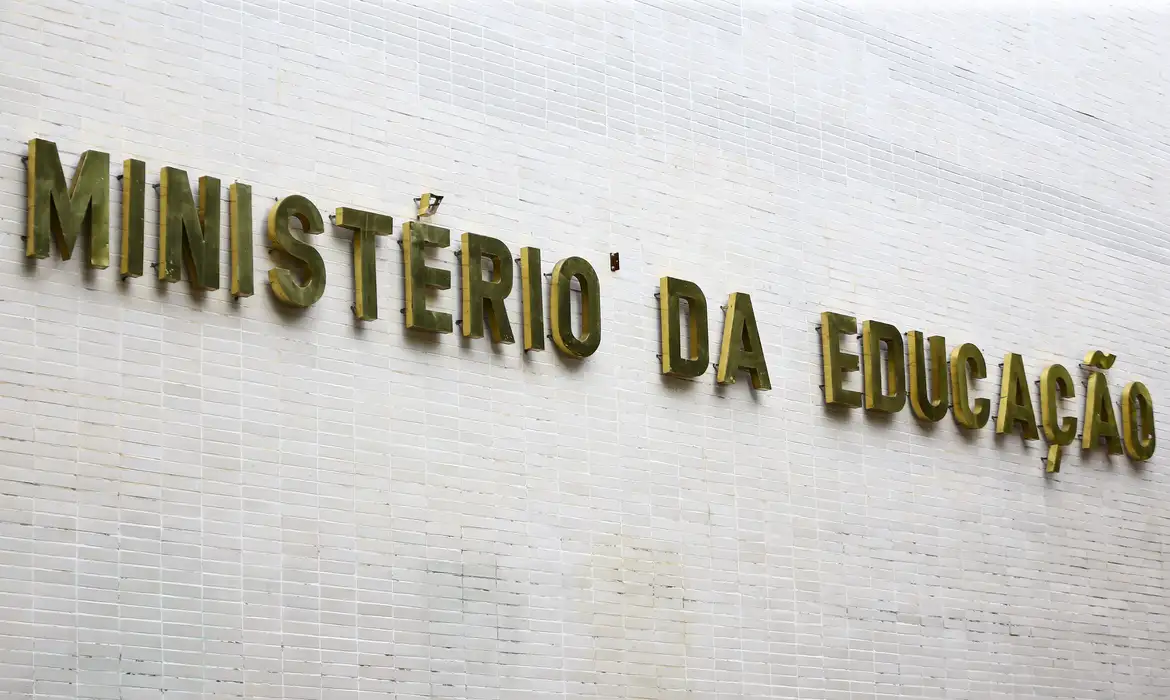 No momento, você está visualizando Governo Federal recompõe orçamento para educação e ciência