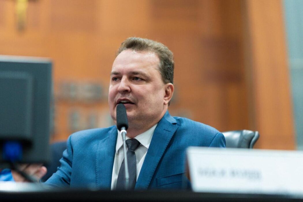 No momento, você está visualizando Max Russi reforça combate à violência sexual infantil