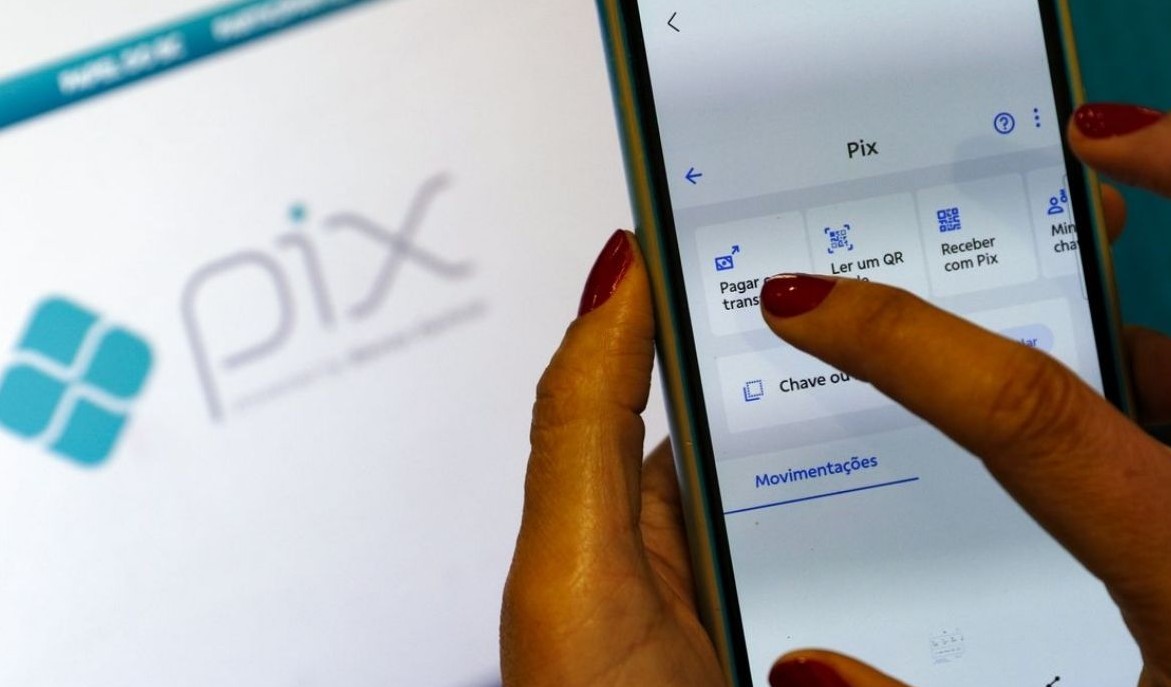 No momento, você está visualizando Receita Federal volta a negar taxação do Pix e alerta para golpes