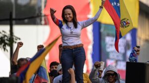 Leia mais sobre o artigo Trump receberá líder opositora venezuelana María Corina Machado