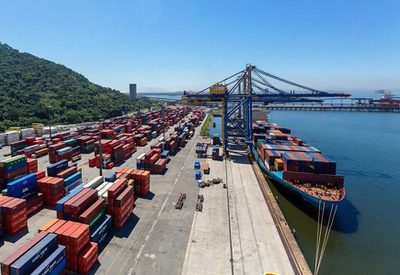 No momento, você está visualizando Balança comercial registra superávit na 3° semana de fevereiro