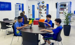 Leia mais sobre o artigo Mato Grosso é 2º no Centro-Oeste em Educação e avança para o Top 10 nacional