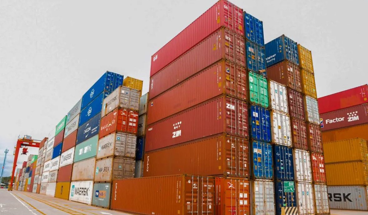 No momento, você está visualizando Governo destina R$ 15 bi a setores afetados por crises internacionais