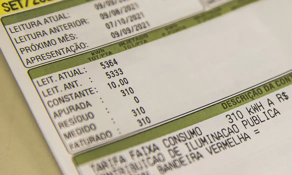 No momento, você está visualizando Aumento da conta de luz deve pesar 0,4 p.p. na inflação deste ano