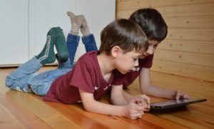 Leia mais sobre o artigo Europa lança aplicativo para verificação de idade na internet