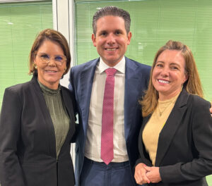 Leia mais sobre o artigo Flávia Moretti apresenta projetos de obras e busca recursos com presidente da Câmara Federal e deputados de MT para ampliar entregas em VG