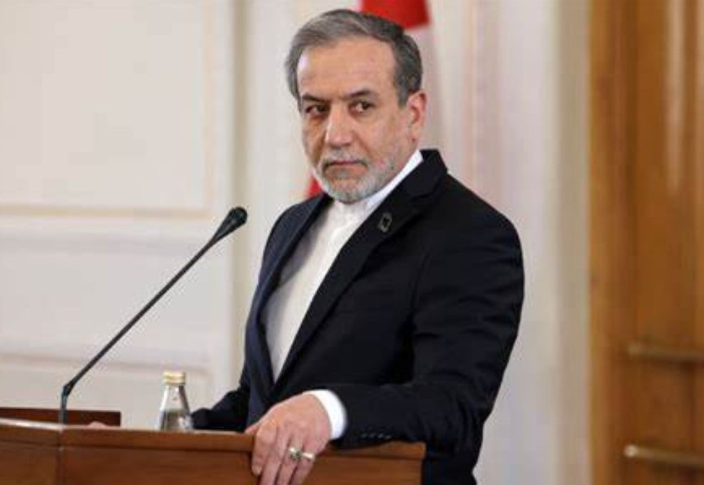 No momento, você está visualizando Irã oferece aos EUA um acordo para reabrir Ormuz, mas adia negociações nucleares