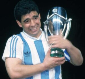Leia mais sobre o artigo MARADONA: começa novo julgamento de equipe médica acusada de homicídio