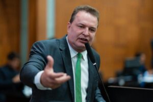 Leia mais sobre o artigo Max Russi denuncia “edital fechado” em licitação de OSs e boicote a deputados