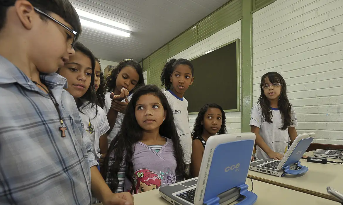 No momento, você está visualizando MEC lança biblioteca digital com mais de 1,7 mil livros gratuitos