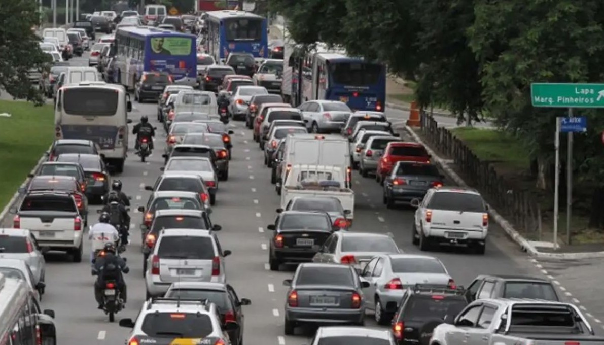 No momento, você está visualizando Gasolina e alimentos pressionam, e prévia da inflação sobe para 0,89%
