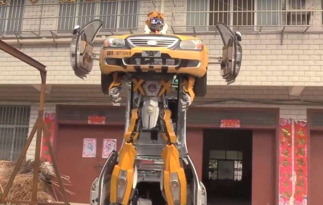 No momento, você está visualizando China apresenta robô gigante pilotável estilo Transformers