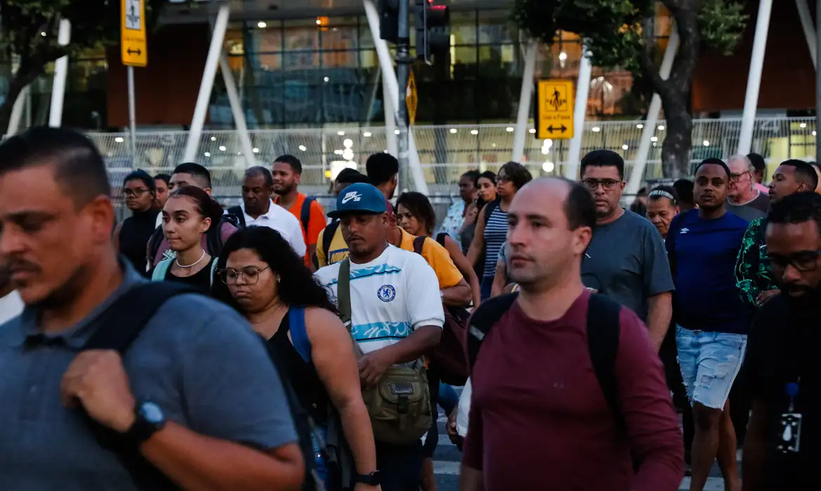 No momento, você está visualizando Desemprego no 1º trimestre é de 6,1%, o menor já registrado no período