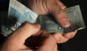 Leia mais sobre o artigo Desenrola Brasil: saiba como usar FGTS para pagar dívidas em atraso