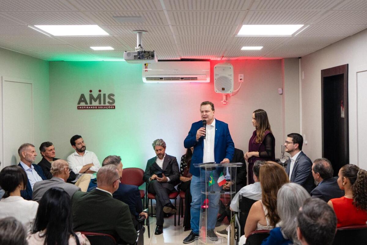 No momento, você está visualizando Max Russi celebra inauguração da Câmara Italiana em Cuiabá