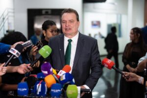 Leia mais sobre o artigo Max Russi elogia trabalho da CPI da Saúde e destaca importância da transparência sobre OSS