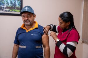 Leia mais sobre o artigo Rondonópolis intensifica vacinação contra a influenza no setor de transportes