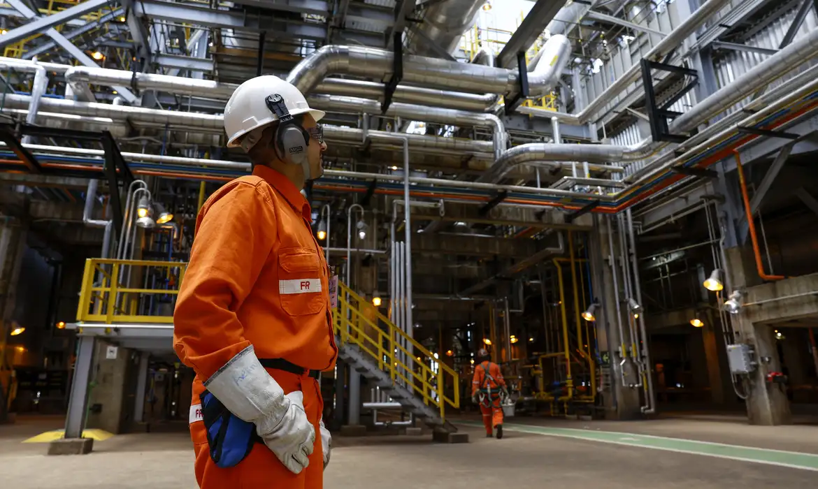 No momento, você está visualizando Economia brasileira cresceu 0,1% em abril, estima prévia da FGV