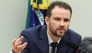 Leia mais sobre o artigo Declaração do IR pode passar a ser automática em até três anos